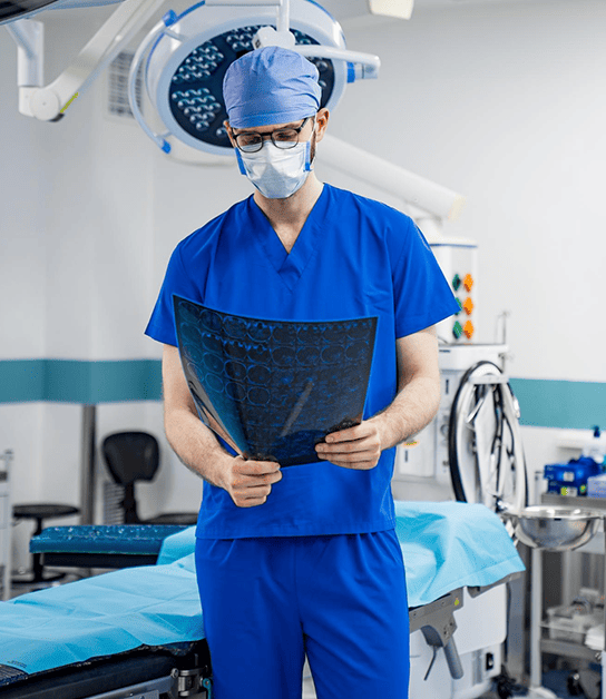 <strong>Neurocirujano</strong> <strong>certificado en </strong>Hospital Star Médica Chihuahua y Élite Centro Médico